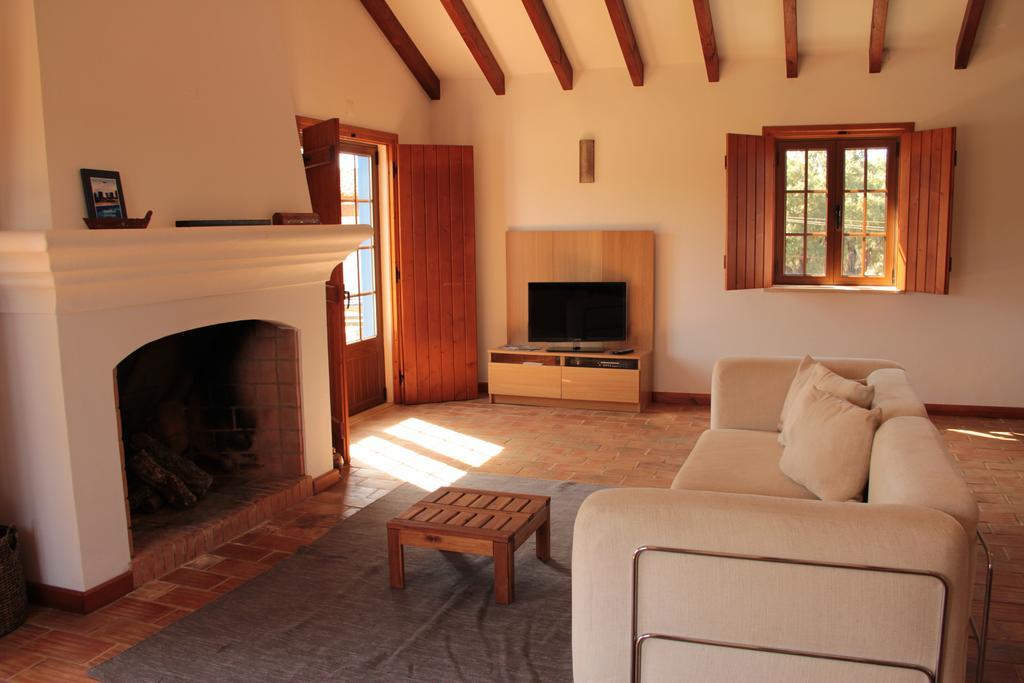 Monte Azul - Casas De Campo Do Junqueirinho Bicos Habitación foto